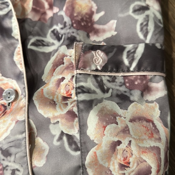 Victoria’s Secret pj set. Long sleeves pants and top - Picture 6 of 10